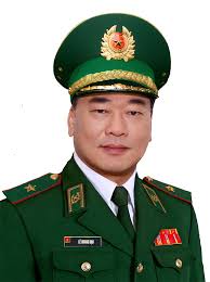 Having served 28 years in the military, he was promoted to the rank of major general in 1959 and lieutenant general in 1974. ChÆ°Æ¡ng Trinh Hanh Ä'á»™ng Cá»§a Thiáº¿u TÆ°á»›ng Le Quang Ä'áº¡o á»©ng Cá»­ Ä'áº¡i Biá»ƒu Quá»'c Há»™i Khoa Xv