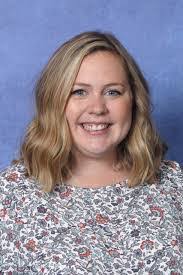 Leslie Buller's Instagram, Twitter & Facebook