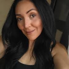 Lori Mars's Instagram, Twitter & Facebook