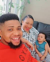 I almost forgot how to have fun 🤩 these past months, God has blessed me  with the most amazing family ♥️. ' I don resume IG with a touch of Love'….  #lesbrownalmighty