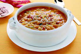 E ancora delle cotenne e ceci, preparazione derivante da un brodo di ceci al quale si aggiungono burro, olio, funghi, cotenne ed eventualmente puntine di costine. Pasta E Fagioli Con Le Cotiche Sale Pepe