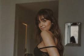 Angie costa e miguel coimbra dos d.am.a eram apontados como. Angie Costa Surpreendida Por Amigo Em Dia De Aniversario