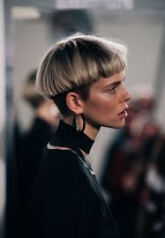 Amerikan Kesim Kisa Sac Modeli Tesettur Giyim Short Hair Styles Girl Short Hair Hairstyle