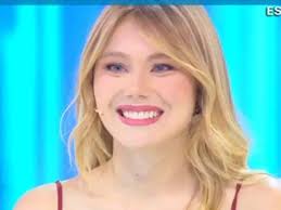 Critiche e pregiudizi nei miei confronti, mi sfogo nella canzone. Jasmine Carrisi A Domenica Live Loredana Lecciso Ho Rischiato Di Perderla