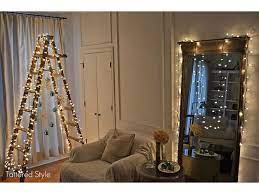 Alternez le sens des branches pour créer des motifs variés. Idee Originale Decouvrez 23 Echelles Transformees En Sapin De Noel