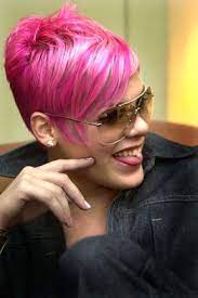 The Real Pink Great Voice And Fantastic Aerial Performer While Singing Her Real Name Is Alecia Beth Moore H Pink Singer Short Sassy Hair Short Hair Styles