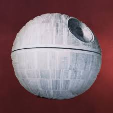 Es war mal wieder zeit für einen todesstern, diesmal für den neffen meiner cousine. Star Wars Todesstern Rundkissen Elbenwald
