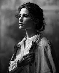 Bnw Colour On Instagram 1 2 3 4 8 Which One Is Your Favorite Check Out The Artist S Gallery Phot Portrait Photography Women Emotional Photography Photo