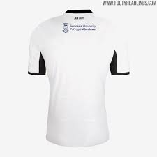Esta página ofrece un repaso completo a todos los partidos ya jugados y finalizados en la temporada, así como el balance del equipo swansea city durante la temporada estadística completa de la temporada actual. Swansea 19 20 Trikots Veroffentlicht Nur Fussball