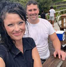 Shannon Mckenzie updated his profile...