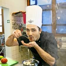 The person in charge of this area is known as the chef garde manger or pantry chef. Dario Geiger Demi Chef De Parti Gardemanger Hotel Vier Jahreszeiten Starnberg Aubergine Xing