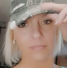 WHOOOO sells the Dubai chocolate bars? I have a slight addiction & haven't  had one in months. ✨