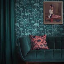 Dark Green Velvet Sofa With Curtains And Beautiful Green Wallpaper Wallpaper Green Darkgreen So Elegant Home Decor Wallpaper Living Room Green Velvet Sofa