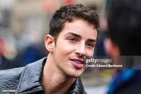 Edward Rios's Instagram, Twitter & Facebook