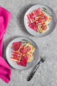 Rote Bete Ravioli Mit Ziegenkase In Thymianbutter Rezept Beetroot Ravioli With Goat Cheese And Thyme Butter Ravioli Fullung Rezept Ravioli Rezept Ravioli