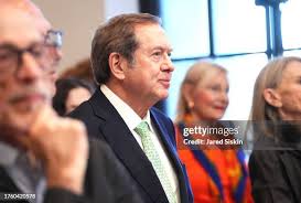 2,743 Schnitzer Photos & High Res Pictures