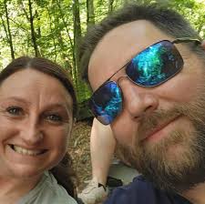 I have a cat 205 track machine with the joystick for moving the tracks left  to right and it has the pedals for back and fourth the joystick is only  making the