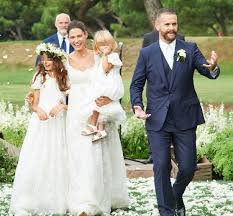 Al primo posto abbiamo amal alamuddin : Abiti Da Sposa Delle Star Ecco Tutti Quelli Che Ci Hanno Fatto Sognare