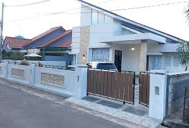 Seluruh kaca diberi bingkai yang bentuk dan warnanya senada dengan pagar. Desain Pagar Minimalis Rumah Minimalis Ndik Home