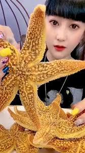 Starfish Eats Clown Fish