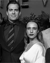 Don't worry though i am sure you could find someone else to love you. New Girlfriend Henry Cavill E Namorada Atrizes Henry Cavill