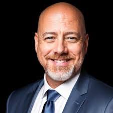 Julie Suttles's Instagram, Twitter & Facebook