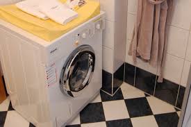2 bedroom apartment with washer and internet access. Apartments Outlines
