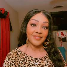 Carolyn Delois Dickinson