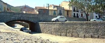 Sur la place de l'église sont attendus, dany boon, kad merad et. Le Petit Baigneur Lieux De Tournage Louis De Funes Lieux De Tournage
