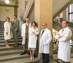 Ida ist waise und arm. Dritte Staffel Der Ard Serie Charite Charite Universitatsmedizin Berlin