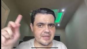 Deus vai passar no teu endereço!