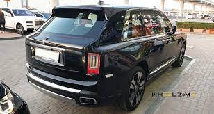 رولز رويس كولينان سيارة الدفع الرباعي الفاخرة والمتفوقة بالفخامة موقع ويلز rolls royce suv rolls royce cullinan