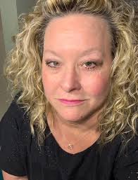 Hi..My name is Cindy and I am a puzzle addict!! Say "me to" in the comments  if you are also a puzzle addict.