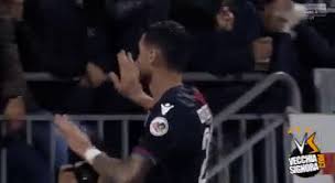 Mohamed salah traf wieder für liverpool und empfängt den jubel der fans. Rassismus Im Fussball So Reagiert Jungstar Moise Kean Auf Affenlaute Kollege Bonucci Gibt Ihm Mitschuld Am Rassismus Eklat