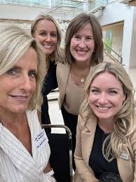 Sharon Kahn's Instagram, Twitter & Facebook