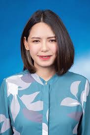 Erin Jinks's Instagram, Twitter & Facebook