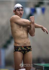 베플 ㅁㅁ 2014.11.14 19:30 추천 226 반대 31 신고 (새창으로 이동) 딱히 팬도아니고 어쩌다 봤는데 외국팬이 선물한거라서 회사에서도 해명할 필요성을 못느꼈다하던데 사이즈도그렇고 영국껀데 국내 점유율이 없어서 쉽게 살 수도 없다고들 뭐라뭐라하던데 아무튼 쟤네가 쓰는건 아닌듯. ê³ ì¹¨ ì²´ìœ¡ ë°•íƒœí™˜ í›ˆë ¨ íŒŒíŠ¸ë„ˆ ìž„ë‚¨ê·  ë‚´ê²Œë„ ê¿ˆì€ ìžˆë‹¤ ì—°í•©ë‰´ìŠ¤