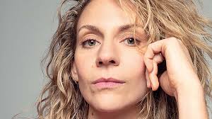 Léane Labrèche-Dor explique pourquoi pendant longtemps, elle ne voulait pas  travailler avec son père