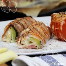 Hahnchen Bacon Rolle Mit Gemuse Und Uberbackenen Tomaten Low Carb Rezepte Rezept Rezepte Schweinefilet Rezepte Speckmantel