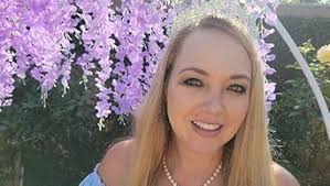 Amazon.com: SWEETV Corona tiara de princesa para mujeres y niñas, corona de  reina real, tiara de boda para novia, accesorios para el cabello de cristal  Aurora Borealis para quinceañera, concurso de graduación, :