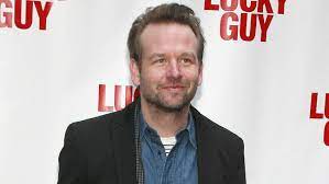 Yates as he leaves a trail of bodies from chicago to new york. Law Order Svu To Bring Back Dallas Roberts For Season Premiere Exclusive The Hollywood Reporter