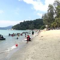 If you'd like to find things to see and do in the area, you might want to stop in and see lumut jetty and teluk nipah beach. Teluk Batik Perak Beach