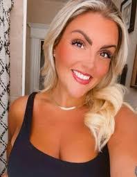 Elizabeth Weymouth's Instagram, Twitter & Facebook