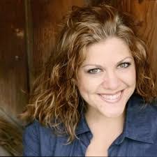 Kelly Carpenter's Instagram, Twitter & Facebook