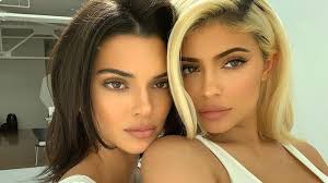 Datang ke Pernikahan Justin dan Hailey Bieber, Intip Penampilan Mewah  Kendall & Kylie Jenner