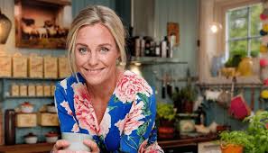 She is an actress, known for kvinnen i mitt liv (2003), bot og bedring (1996) and fox grønland (2001). Solveig Kloppen Om Den Etterlengtede Nyheten Gleder Meg Helt Enormt