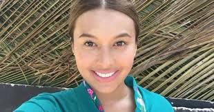 Tentang dendam aurora drama bersiri dendam aurora adaptasi daripada telenovela itali. Nabila Huda Hospitalised With Pain In Her Legs But Promptly Returns To Work