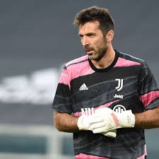 Head of legal and hr. Eintracht Frankfurt Vor Verpflichtung Von Gigi Buffon Irre Spekulationen Um Torhuter Legende Eintracht