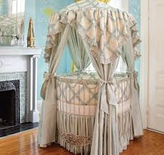 Badger basket elegance round baby bassinet. 26 Round Baby Crib Designs For A Colorful And Cozy Nursery