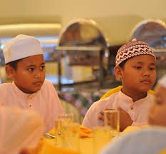 Kamar tidur tante yus yang jelas sekali lampunya masih menyala terang. Bolehkah Menyerahkan Zakat Kepada Anak Yatim Dari Kerabat Sendiri Baitul Mal Aceh
